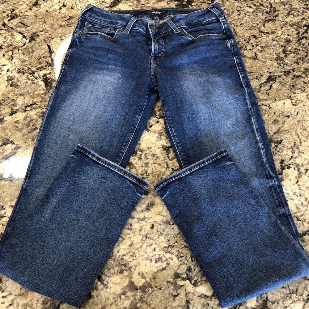 Size 28 Silver Jeans Suki Straight Women’s Denim Blue Embroidered Pockets MU
